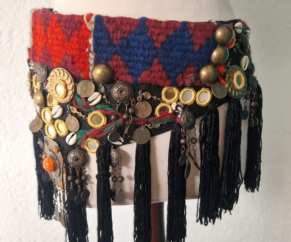 Zware, bewerkte buikdans tribal belt en BH