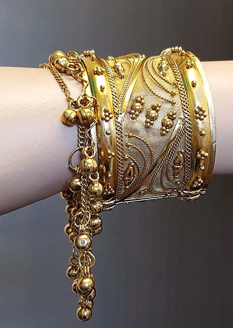 Goudkleurige bollywood armband met belletjes
