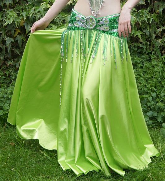 Wijde satijnen rok in appelgroen