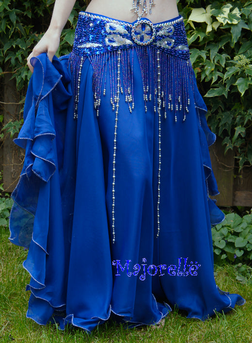 Mooie rok in blauw met stroken en splitten aan de zijkant