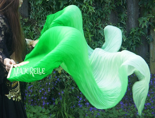 Zijden sluierwaaier in groen met kleurverloop 180cm