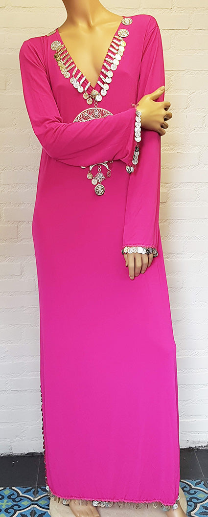 Hagalla jurk in fuchsia met halvemaan collier