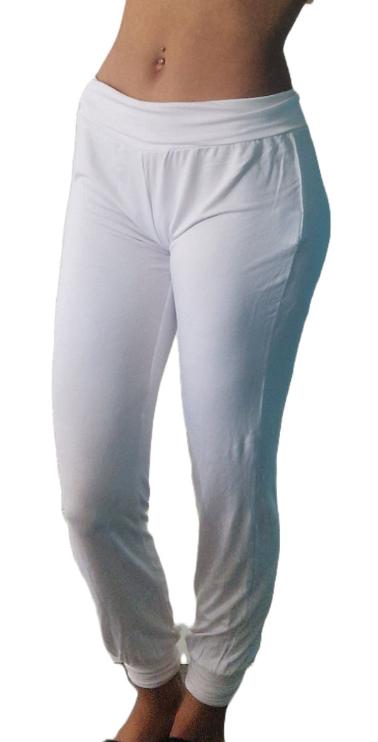 Lange yoga broek wit met boordje. Gemaakt van 92% bamboe textiel