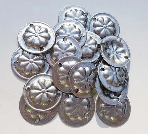 Tribal muntjes in oud zilver