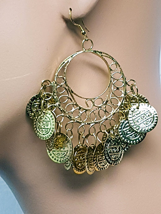 Goudkleurige ronde oorbellen met muntjes