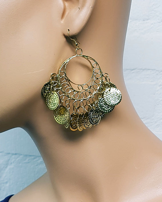 Goudkleurige ronde oorbellen met muntjes