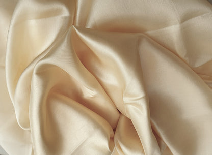 Zijden sluier in beige 100% zijde