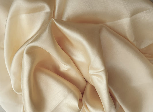 Zijden sluier in beige 100% zijde
