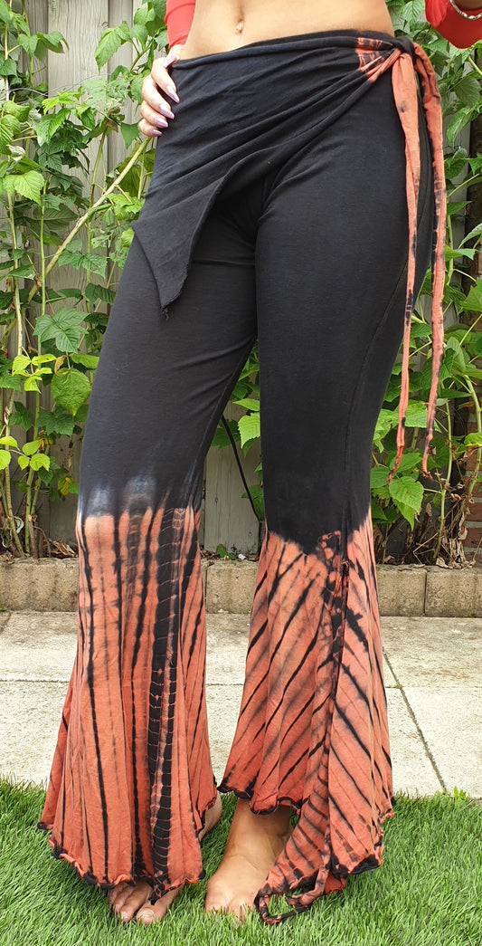 Zwarte tribal broek met batikverloop in roodbruin Maat L