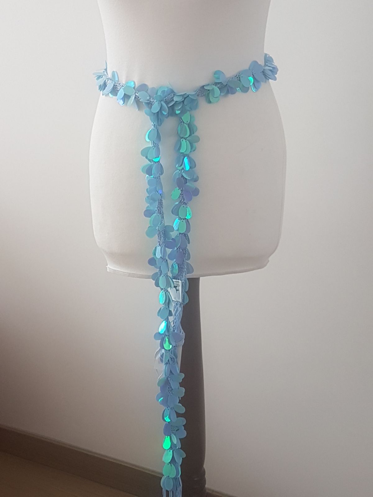 Turquoise Paillettenband voor zelfmaak of als heupsjaal