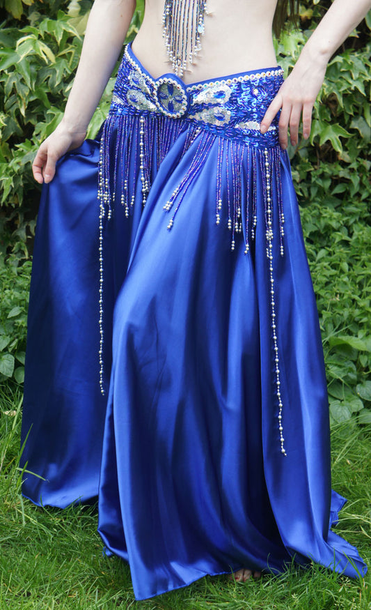 Wijde satijnen buikdansrok in blauw