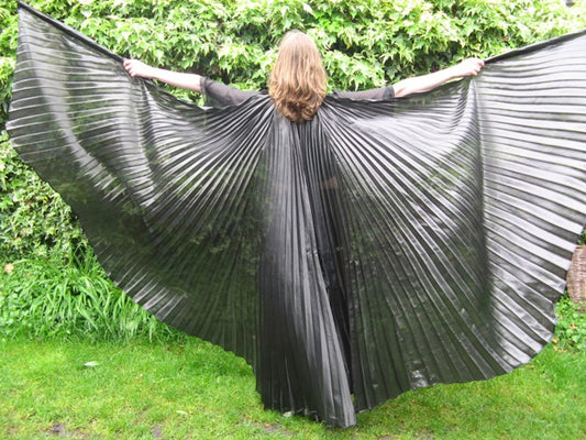 Isis wings organza lamee zwart