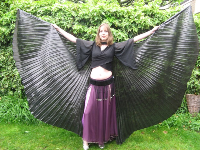 Isis wings organza lamee zwart