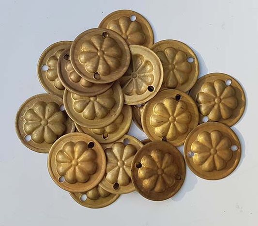 Tribal muntjes in oud goud