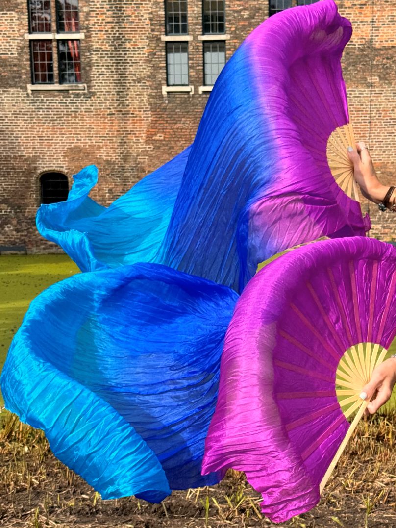 Zijde sluierwaaier in paars blauw turquoise, lengte 150cm